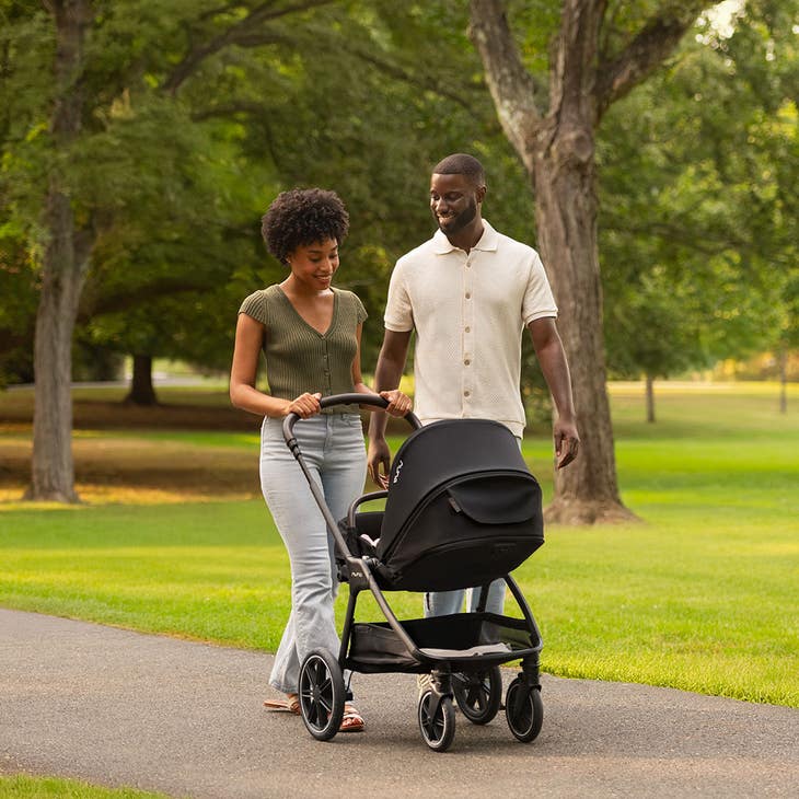 Mid-Size vs. Full-Size Strollers: Which Is Right for Your Family?