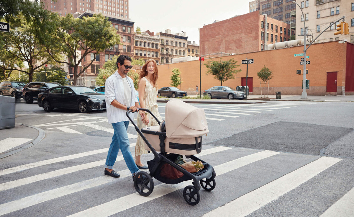 UPPAbaby Kona Stroller - James (Black/Black Leather/Carbon Frame) UPPAbaby