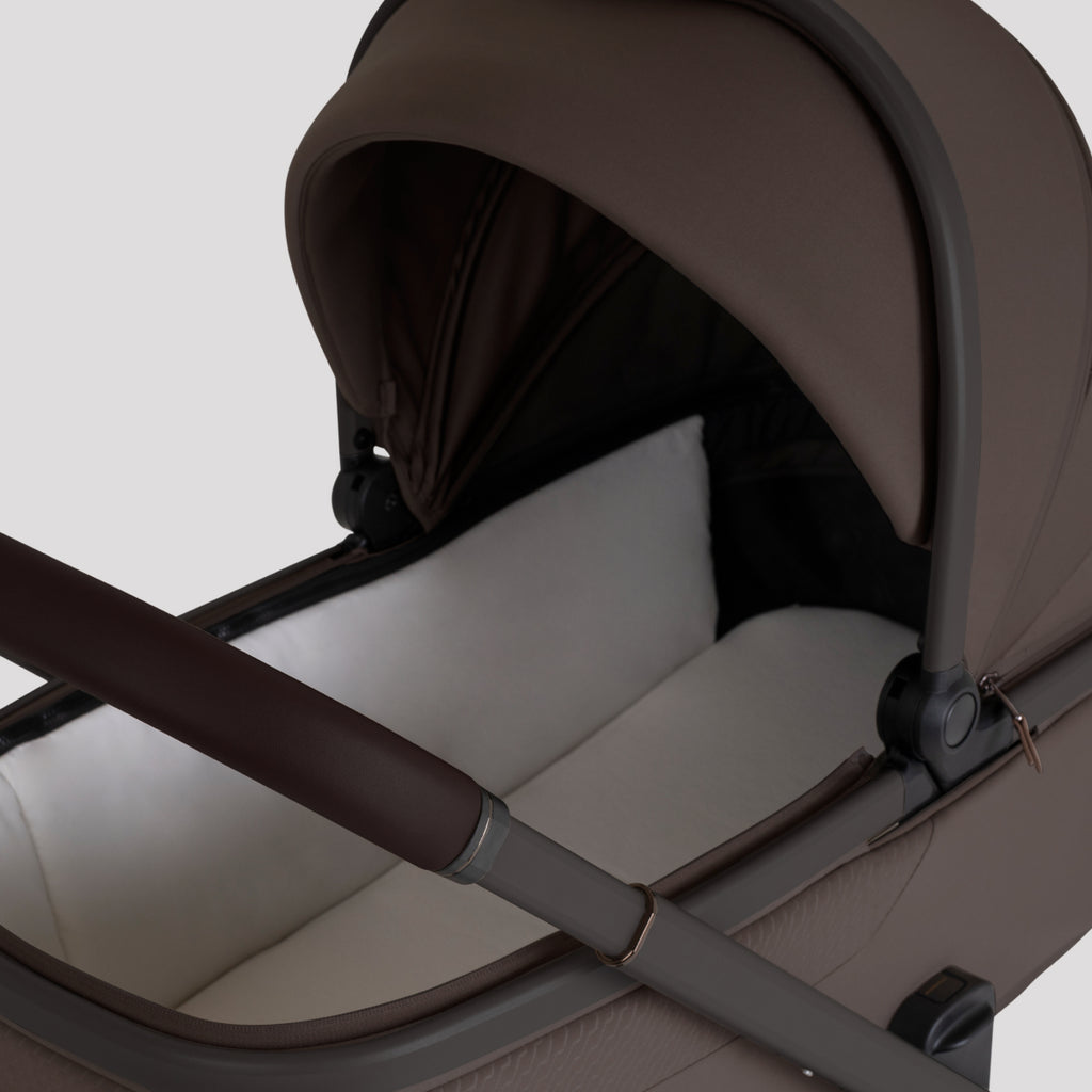Silver Cross Cove 2 Compact Bassinet - Chocolate Silver Cross