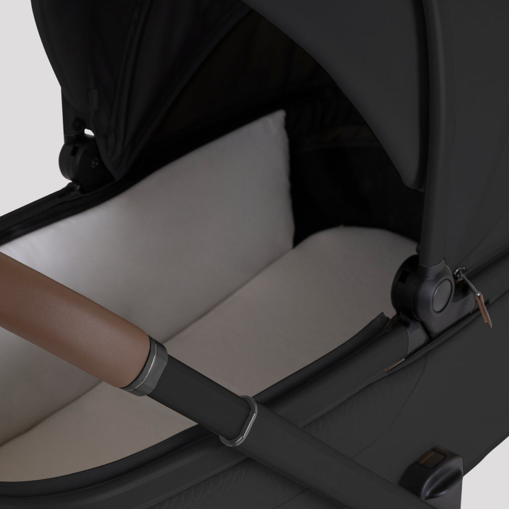 Silver Cross Cove 2 Compact Bassinet - Onyx Silver Cross