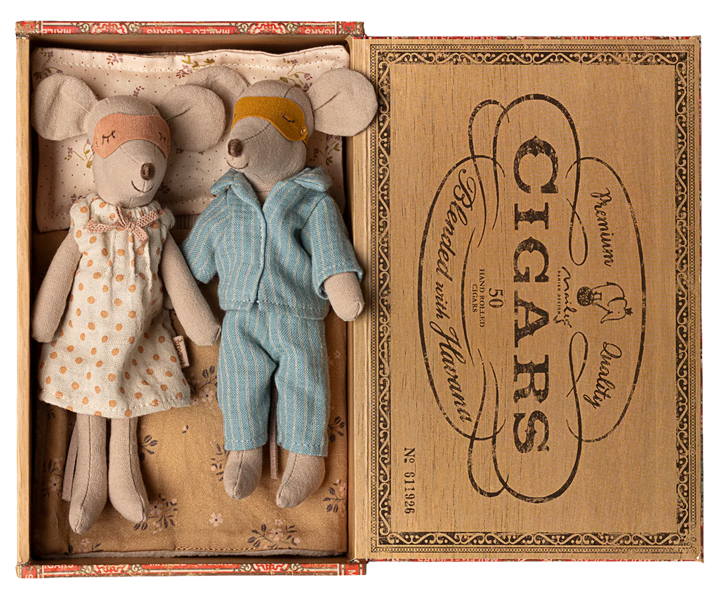 Maileg Mum & Dad in cigarbox Maileg