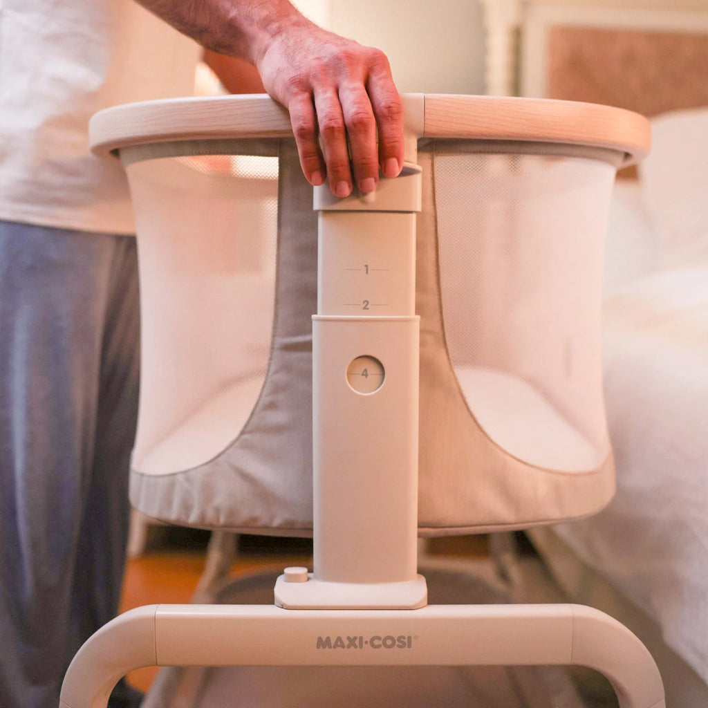 Maxi-Cosi Iora Bedside Bassinet - Classic Oat - EcoCare Maxi-Cosi