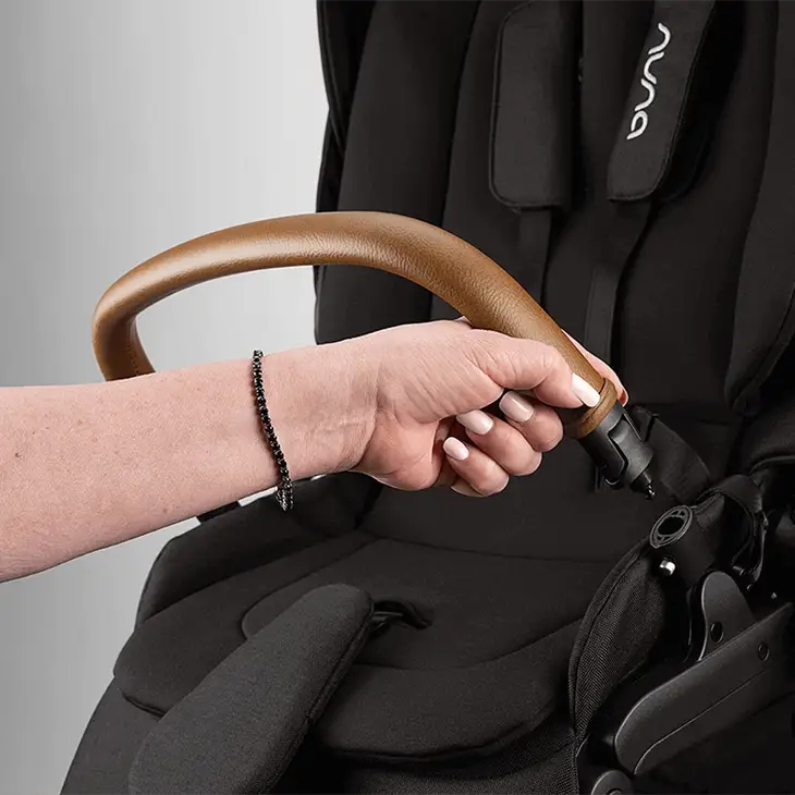 Nuna SWIV Stroller - Caviar Nuna