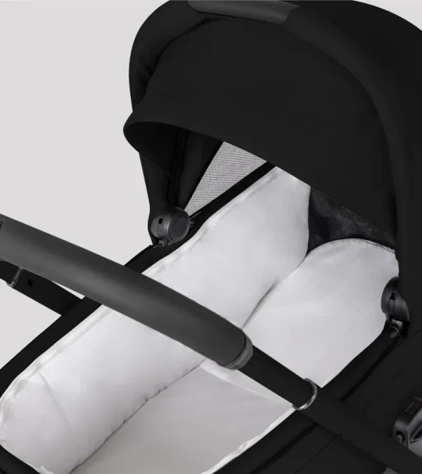 Silver Cross Breez Stroller and Bassinet Bundle - Onyx Silver Cross