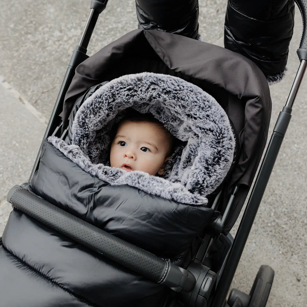 UPPAbaby CozyGanoosh Luxe - Lyla (Onyx Nylon) 7 a.m. Enfant