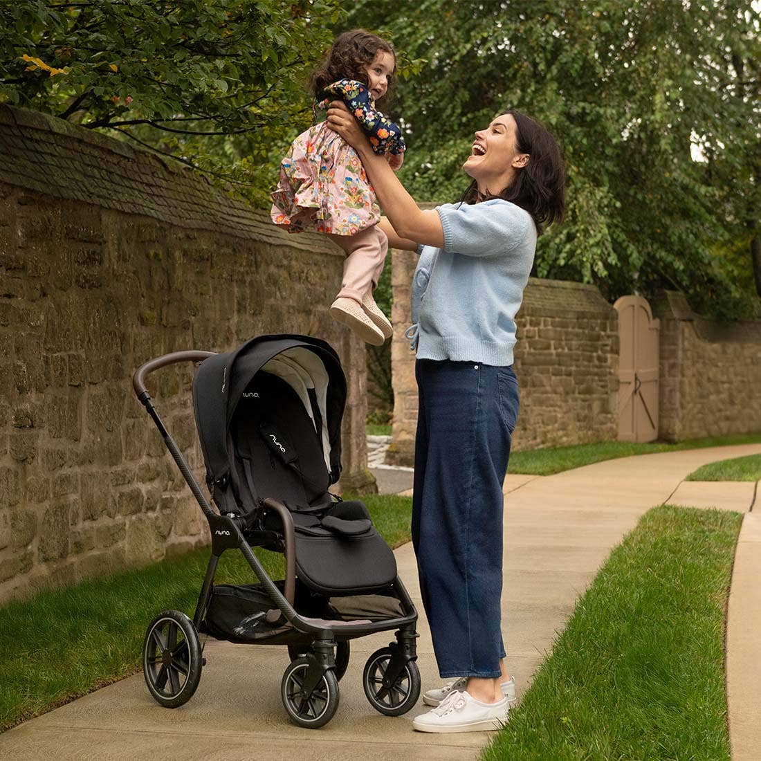 Nuna TRIV™ lx Stroller - Caviar Nuna