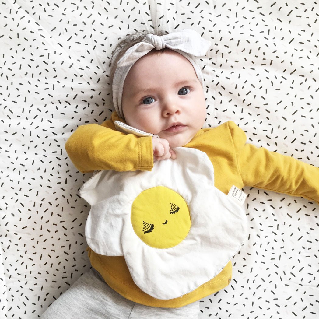 Wee Gallery Organic Crinkle Toy - Egg Wee Gallery