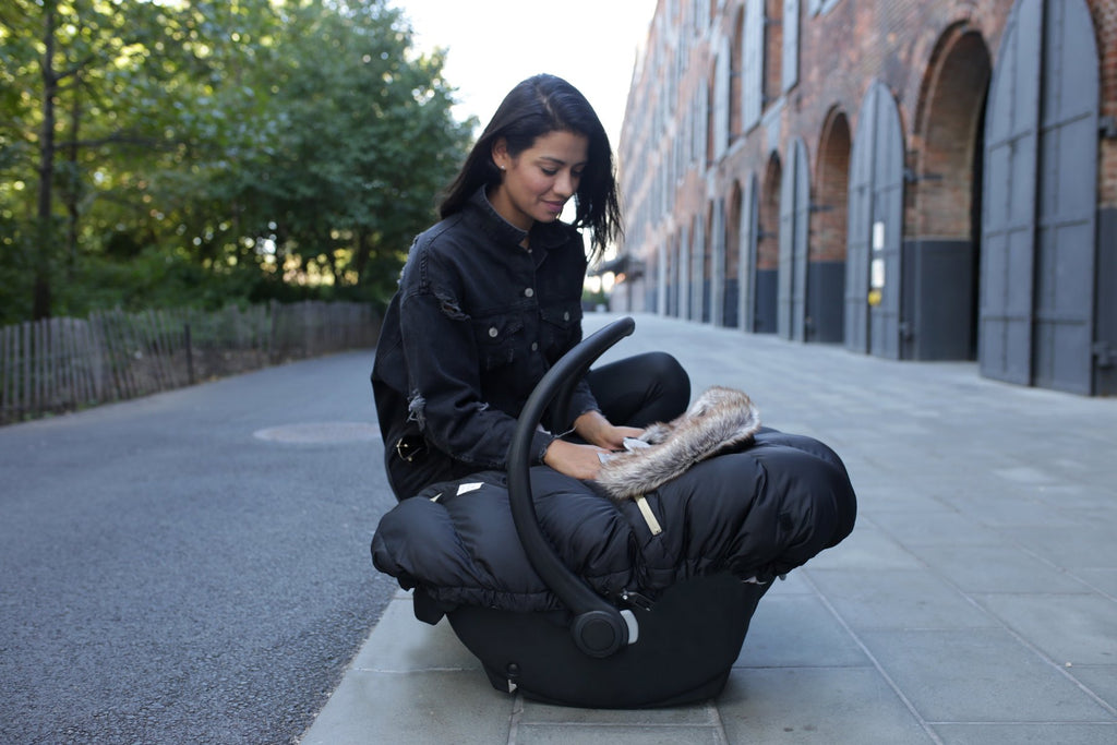 7 AM Car Seat Cocoon - Tundra Black Faux Fur (0-12M) 7 a.m. Enfant