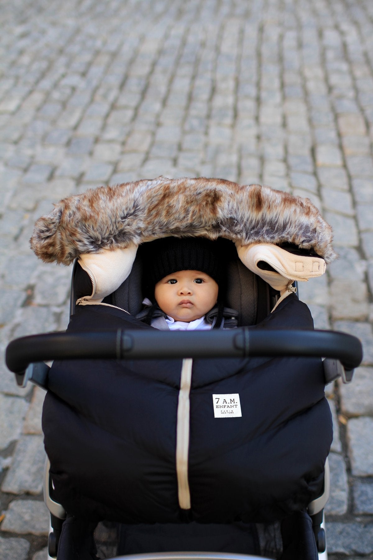 7 AM Car Seat Cocoon - Tundra Black Faux Fur (0-12M) 7 a.m. Enfant